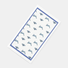 Blauwe witte konijnenbij servet