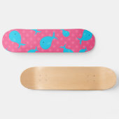 Blauwe witte roze poka-stippen skateboard (Horizontaal)