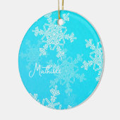 Blauwe witte sneeuwvlokken Minimalistische kerstna Keramisch Ornament (Links)