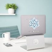 Blauwe witte wintersneeuwvlok sticker (Laptop op bureau)