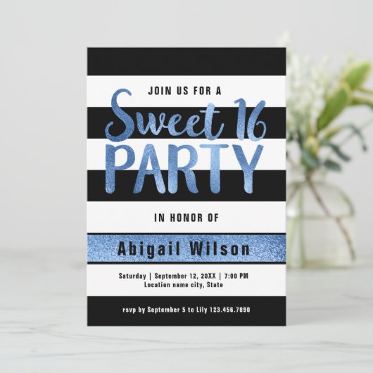 Blauwe witte zoete zestienjarige verjaardag kaart (Staand voorkant)