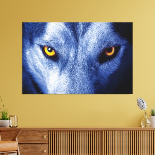 Blauwe Wolf met prachtige gloeiende glans canvas (Insitu (Woonkamer))