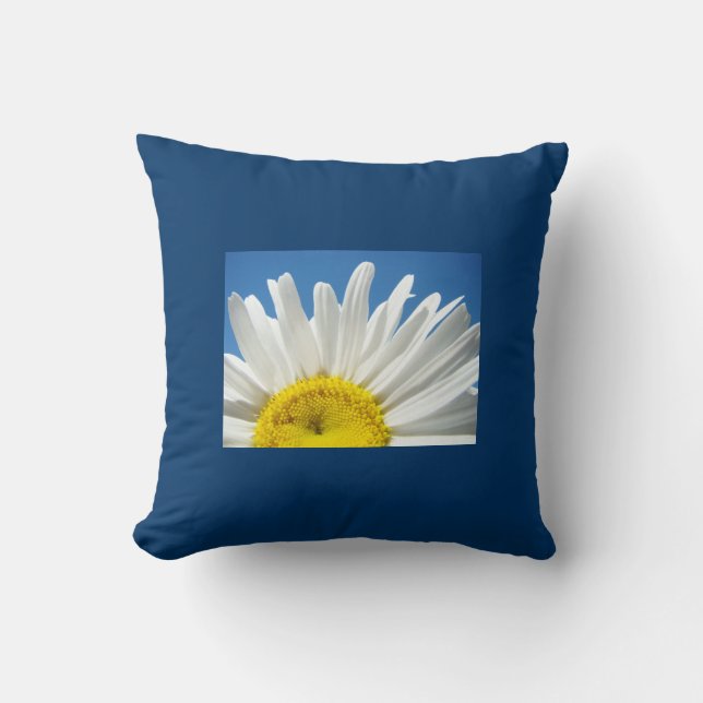 Blauwe Worpkussen Witte Madelief Bloem Blauwe Luch Kussen (Voorkant)