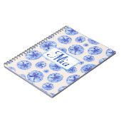Blauwe zanddollar waterverf-aangepaste monogram-na notitieboek (Linkerzijde)