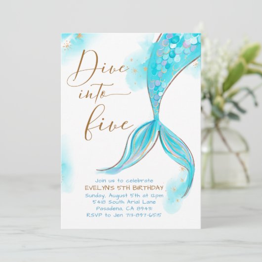 Blauwe zeemeermin duik in vijf 5e verjaardagsfeest kaart (Staand voorkant)