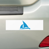 Blauwe zeilboot bumpersticker (Op auto)