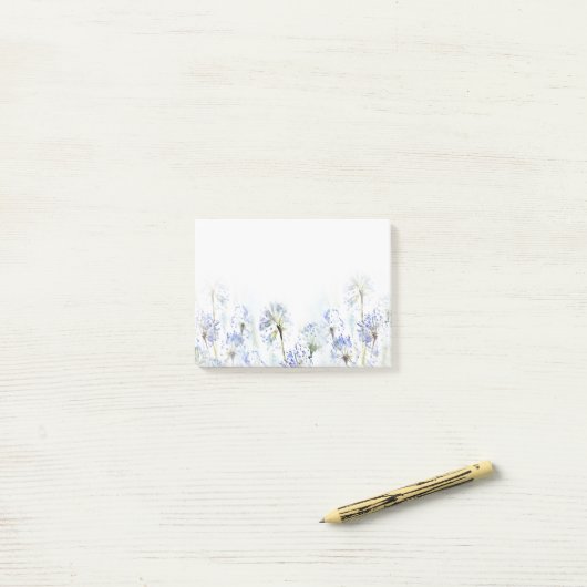 Blauwe zomerbloemen waterverf schets post-it® notes (Op bureau)