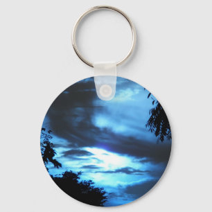 Blauwe zon in de wolken sleutelhanger