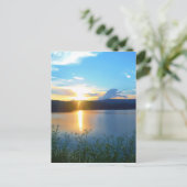 Blauwe zonsondergang op het meer briefkaart (Staand voorkant)