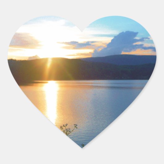 Blauwe zonsondergang op het meer hart sticker (Voorkant)