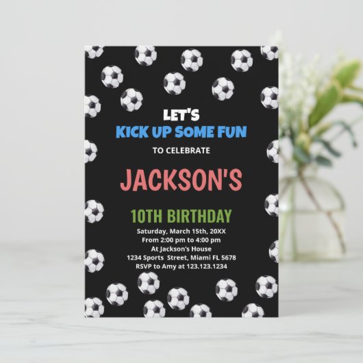 Blauwe zwarte groene Voetbal Birthday-uitnodiginge Kaart (Staand voorkant)