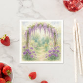 Blauweregenprieel in een zomertuin servet (Insitu)