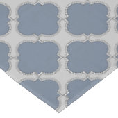 Blauwgrijze quatrefolie tafelkleed (Gekanteld)