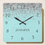 Blauwgroen Aqua Blue Silver Glitter Girly Monogram Vierkante Klok<br><div class="desc">Blauwgroen Aqua Blue en Silver Sparkle Glitter Monogram Name Clock. Dit maakt de perfecte liefhebbende 16 verjaardag,  bruiloft,  vrijgezellenfeest,  verjaardagsdag,  baby shower of vrijgezellenfeest voor iemand die van luxe glam en stijl houdt.</div>