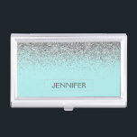 Blauwgroen Aqua Blue Silver Glitter Girly Monogram Visitekaarthouder<br><div class="desc">Blauwgroen Aqua Blue en Silver Sparkle Glitter Monogram Name Business Card Holder. Dit maakt de perfecte liefhebbende 16 verjaardag,  bruiloft,  vrijgezellenfeest,  verjaardagsdag,  baby shower of vrijgezellenfeest voor iemand die van luxe glam en stijl houdt.</div>