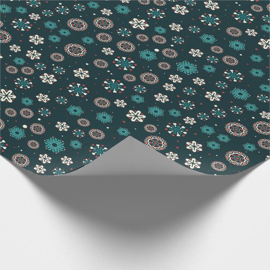 Blauwgroen Aqua Red White Scandinavian Snowflakes Cadeaupapier (Hoek)