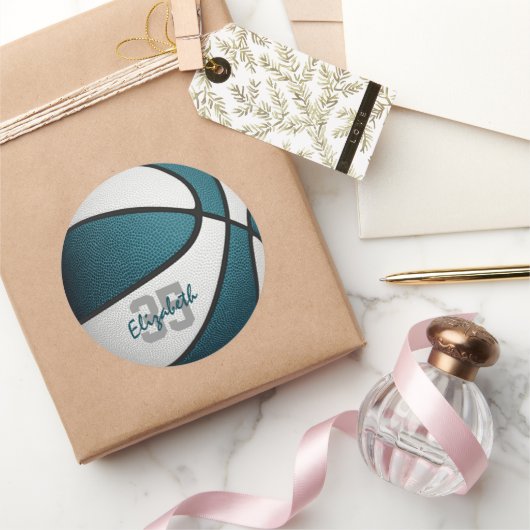 blauwgroen blanke jongens basketbalteamkleuren ronde sticker (Geschenken)