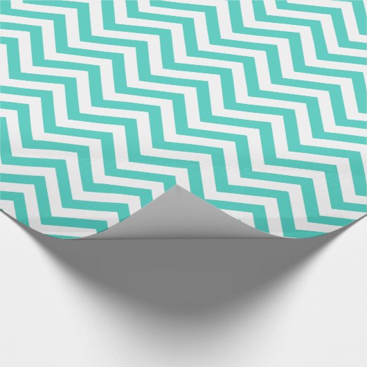 Blauwgroen blauw en wit Zigzag Stripes Chevron Pat Cadeaupapier (Hoek)