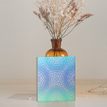 Blauwgroen Blauw Groen Zilver Ombre Arabesque Geom Tegeltje<br><div class="desc">Uniek trillend decoratief ontwerp van keramische tegel met een naadloos geometrisch patroon in schaduwen van faux zilver en blauwgroen,  groen,  blauw verloop.</div>