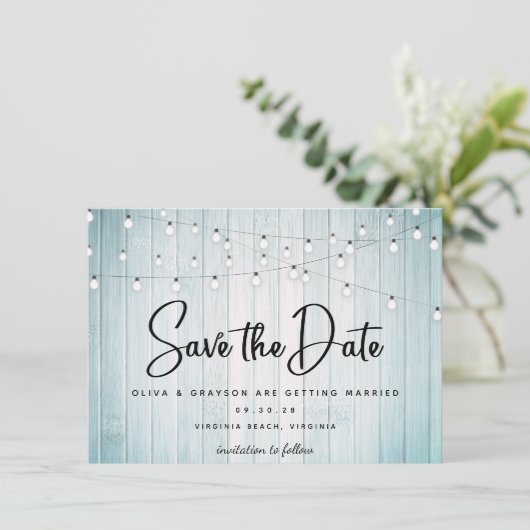 Blauwgroen Blauw Rustiek Hout String Lights Foto Save The Date (Staand voorkant)