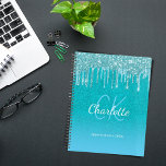 Blauwgroen Blauwe Glitter Aqua Groene Naam Planner<br><div class="desc">Een blauwgroen,  blauwe zee,  oceaangroene glittergradiënt achtergrond. Gedecorreerd met faux glitterdruppels,  verfdruppelend uiterlijk. Pas een naam,  monogram en een titel/jaar aan en voeg deze toe. Een modern handgeschreven stijlscript,  wit en blauw</div>