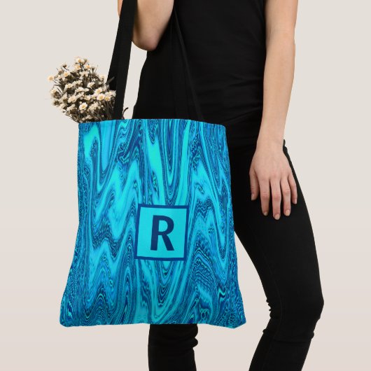 Blauwgroen Blauwe Oceaan Golven Abstract Monogram Tote Bag (Dichtbij)
