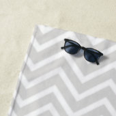 Blauwgroen Chevron Monogram Beach Towel Strandlaken (In situ)