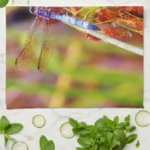 Blauwgroen dragonvlieg op rand theedoek (Gevouwen)