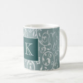 Blauwgroen Elegant Floury Monogram Mok (Voorkant rechts)