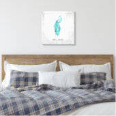 Blauwgroen Elegant Peacock Canvas afdrukken (Insitu (Slaapkamer))