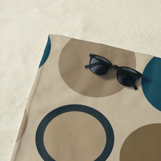 Blauwgroen en aanraakcirkels strandlaken (In situ)