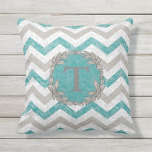 Blauwgroen en beige monogrammed chevron Pillow