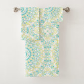 Blauwgroen en geel geometrisch mandala patroon bad handdoek (Insitu)