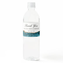 Blauwgroen en goudgeit-etiketten voor waterflessen