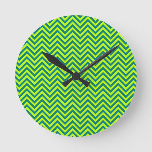 Blauwgroen en kalkgroen Chevron Pattern Ronde Klok (Voorkant)