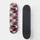 Blauwgroen en roze driehoekspatroon skateboard (Voorkant)