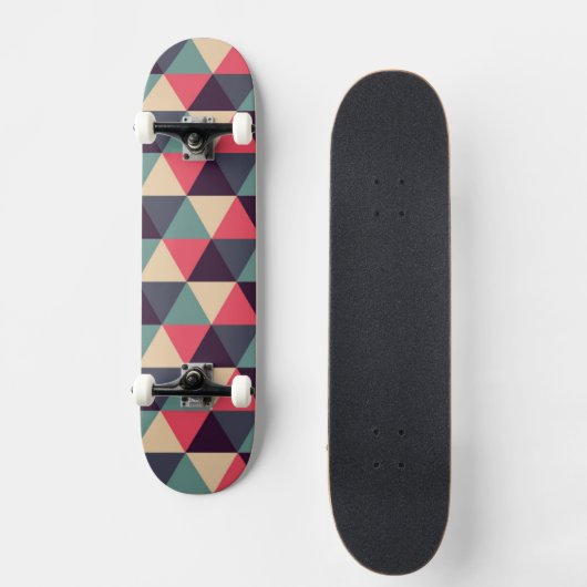Blauwgroen en roze driehoekspatroon skateboard (Voorkant)