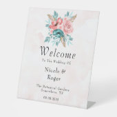 Blauwgroen en Roze Pioen Bloemen Bruiloft Welkomst Reclamebord Met Voetstuk (Voorkant)