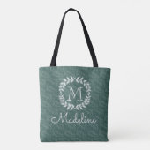 Blauwgroen en Sage Greenery Botanical Wreatmonogra Tote Bag (Achterkant)