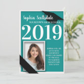 Blauwgroen en wit Afstuderen Fotoaankondiging Kaart (Staand voorkant)