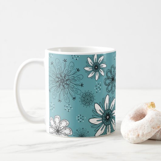 Blauwgroen en witte Daisy Pen en Ink Illustratie Koffiemok (Met donut)