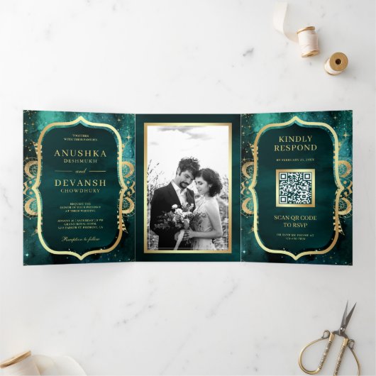 Blauwgroen Galaxy Gold Mandala QR-code Indiaas huw Drieluik Uitnodiging (Binnen)