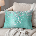 Blauwgroen geborsteld metaal Silver Glitter Monogr Accent Kussen<br><div class="desc">Pas dit trendy chic accent-kussen eenvoudig aan met een  zilveren mousserend glitter op een blauwgroen geborstelde metalen achtergrond.</div>