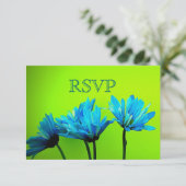 Blauwgroen Gerber Daisies over Lime Green Wedding  RSVP Kaartje (Staand voorkant)