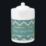 Blauwgroen glitter theepot<br><div class="desc">We vieren de nieuwe kleurendensen van 2013 in dit leuke blauwgroen zigzagpatroon met weinig glitter - we hebben alle afbeeldingen die in dit ontwerp kunnen worden gebruikt, aanpasbaar gemaakt - Je kunt met hen aan je harteninhoud spelen - Klik op de oranje knop 'Aanpassen' en markeer het afbeelding dat je...</div>