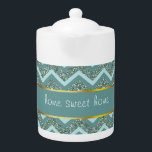 Blauwgroen glitter theepot<br><div class="desc">We vieren de nieuwe kleurendensen van 2013 in dit leuke blauwgroen zigzagpatroon met weinig glitter - we hebben alle afbeeldingen die in dit ontwerp kunnen worden gebruikt, aanpasbaar gemaakt - Je kunt met hen aan je harteninhoud spelen - Klik op de oranje knop 'Aanpassen' en markeer het afbeelding dat je...</div>