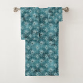 Blauwgroen Glitzy Glam Peacock Feathers Bad Handdoek (Insitu)