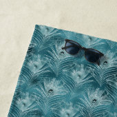 Blauwgroen Glitzy Glam Peacock Feathers Strandlaken (In situ)
