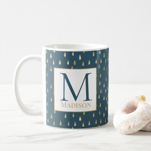 Blauwgroen goudregendruppel Modern Trendy Monogram Koffiemok (Met donut)