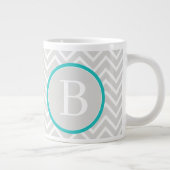 Blauwgroen groene Chevron Monogram Giant Coffee Mo Grote Koffiekop (Rechts)